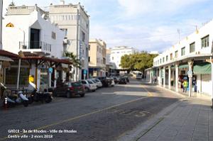 107- Rhodes ville et port d'honneur